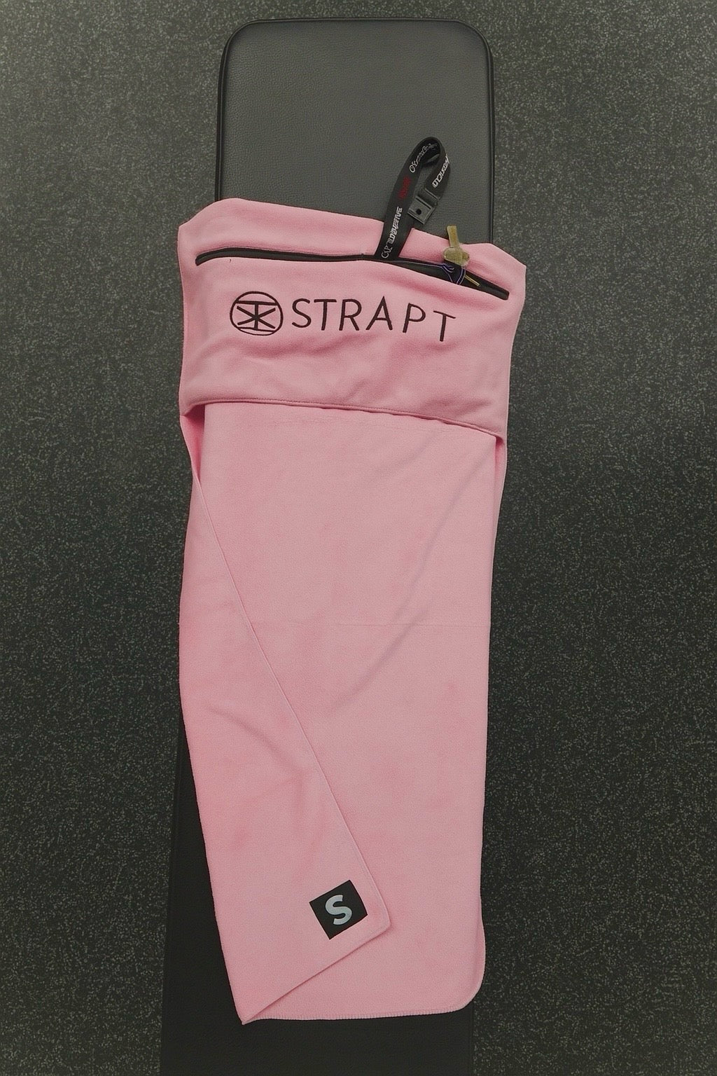 STRAPT Hooded Towel - Pink